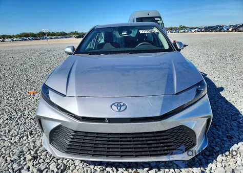 2025 Toyota Camry Xse z USA, uszkodzony, nr VIN 4T1DAACK4SU562878